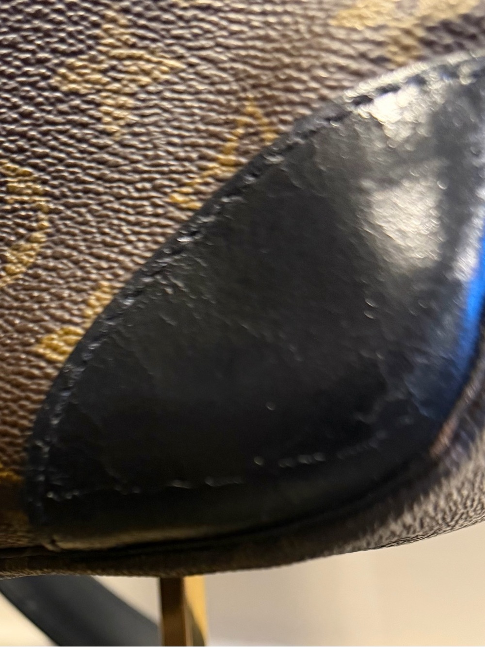 Vintage Louis Vuitton Boulogne 30 Monogram Shoulder Bag - Picture 4 of 11
